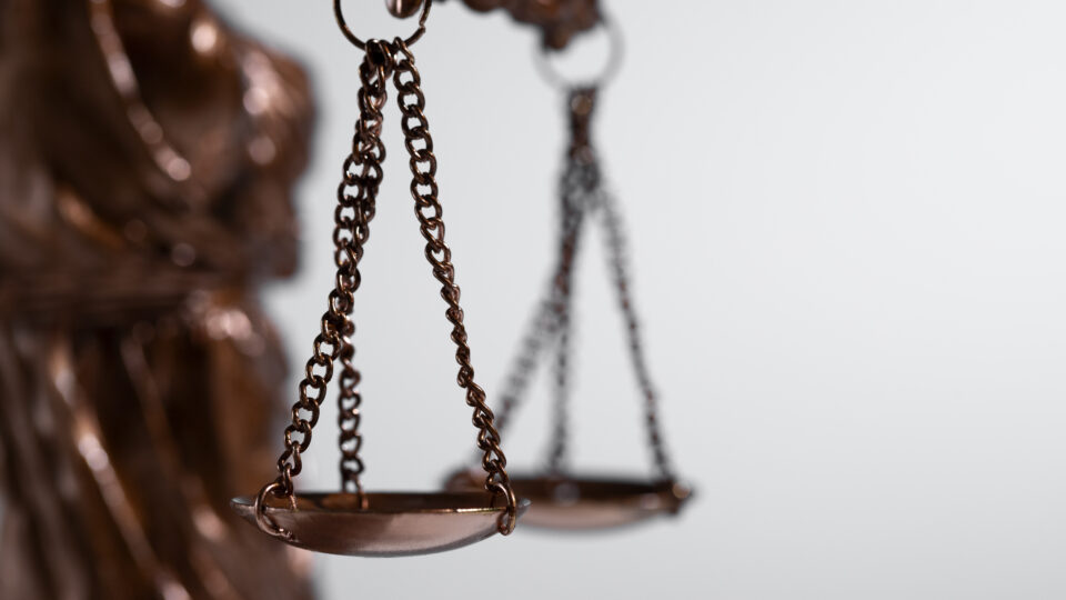 A Súmula Vinculante 24 se aplica aos crimes formais contra a ordem tributária? O distinguishing do STJ no Informativo 865