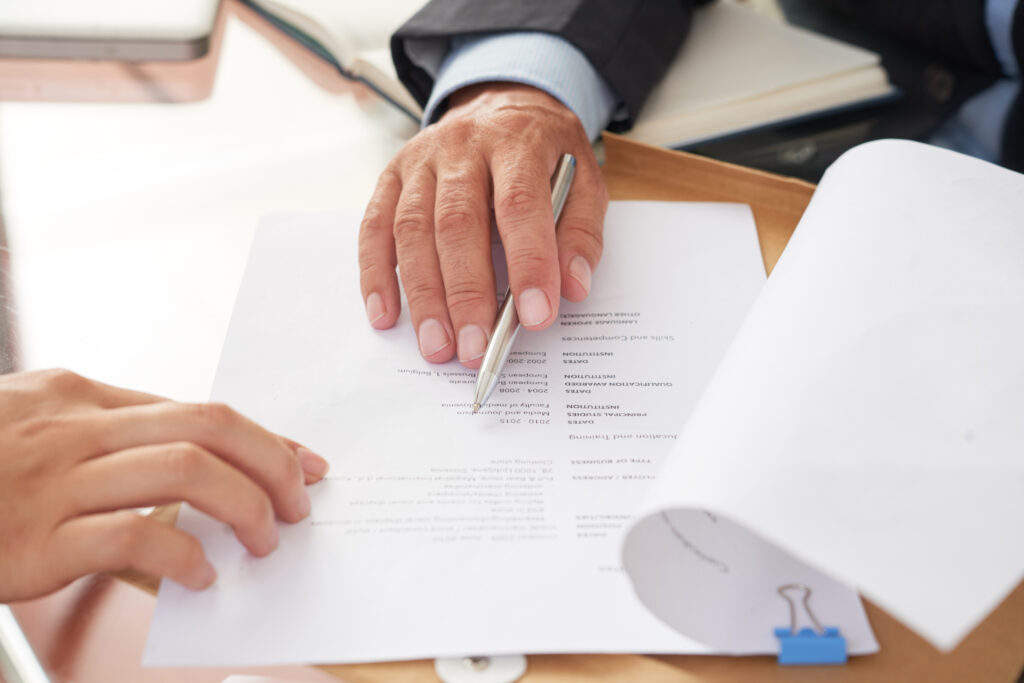 Listagem de substituídos por sindicato e restrição do título executivo