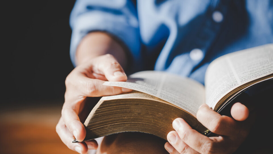 Bíblia em escolas e bibliotecas é constitucional?
