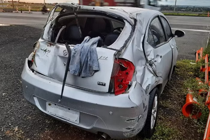Vítima de acidente furta carro do socorrista