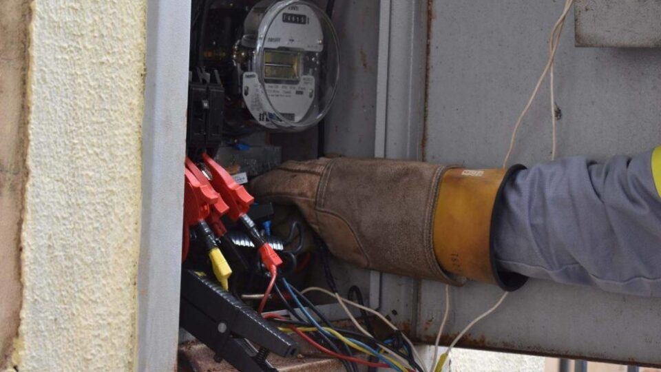 Lei estadual que proíbe corte de água e energia é inconstitucional