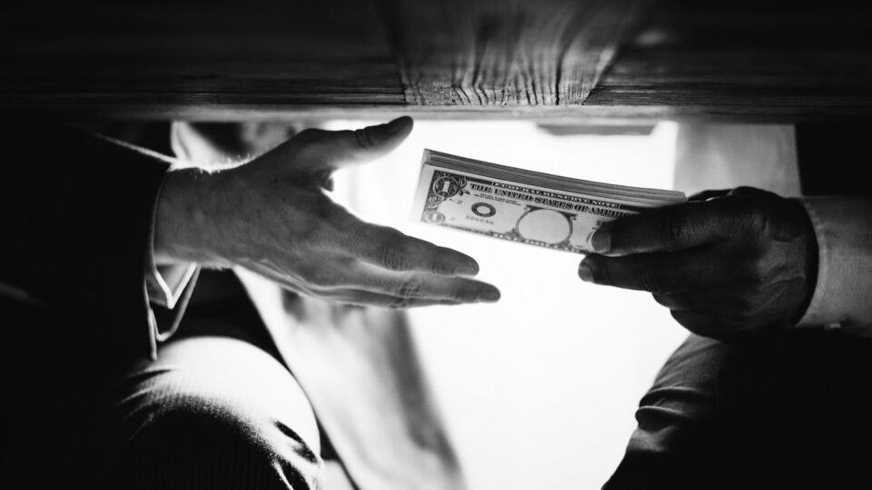 Caso Ultrafarma e Fast Shop: a engrenagem da corrupção fiscal na Operação Ícaro