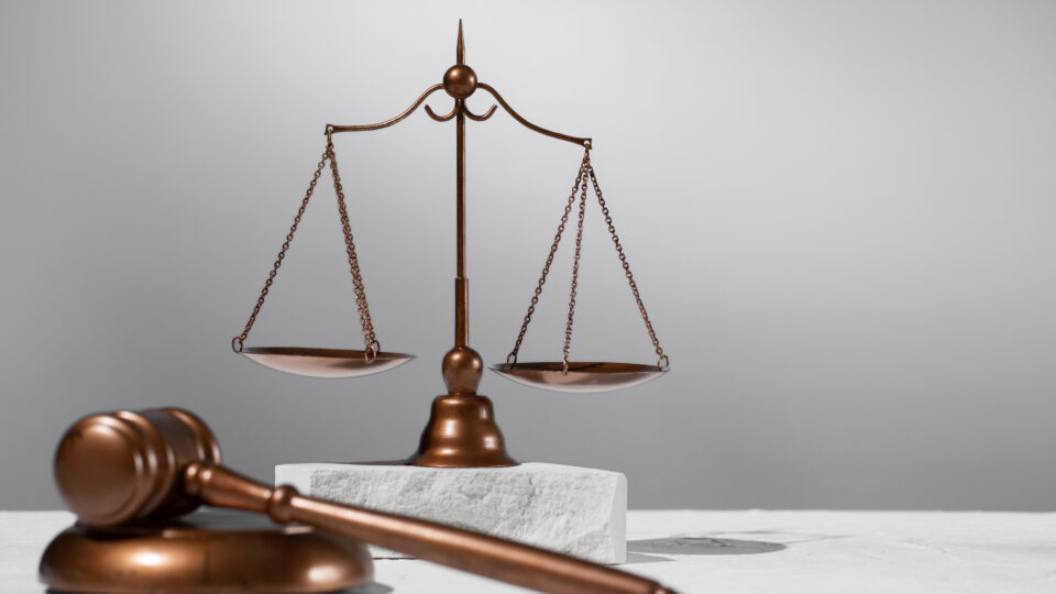 Medidas executivas atípicas: STJ define requisitos para suspender CNH, passaporte e cartões do devedor