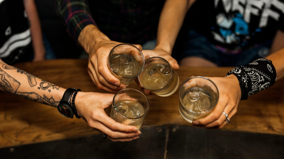 Nova causa de aumento no crime de fornecimento de bebida alcoólica a menores: Lei nº 15.234/2025