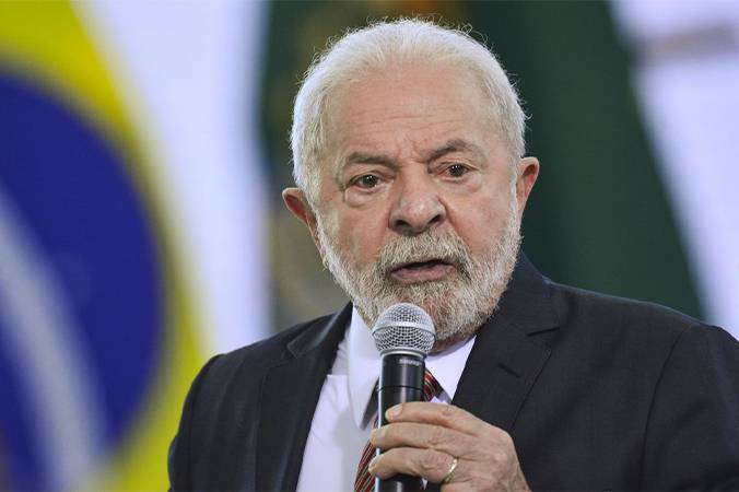 Lula sanciona lei que proíbe linguagem neutra no governo