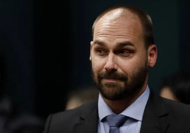 Eduardo Bolsonaro se torna réu no STF: quando a articulação política se transforma em crime de coação no curso do processo