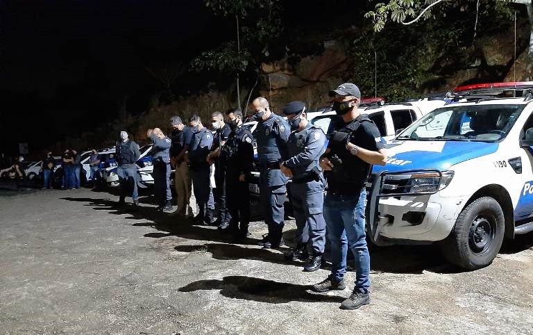 Busca domiciliar às 5h da manhã pode?