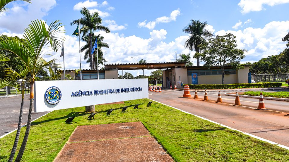 O caso Glauber: ABIN abre processo disciplinar contra agente de inteligência e vaza sua identidade